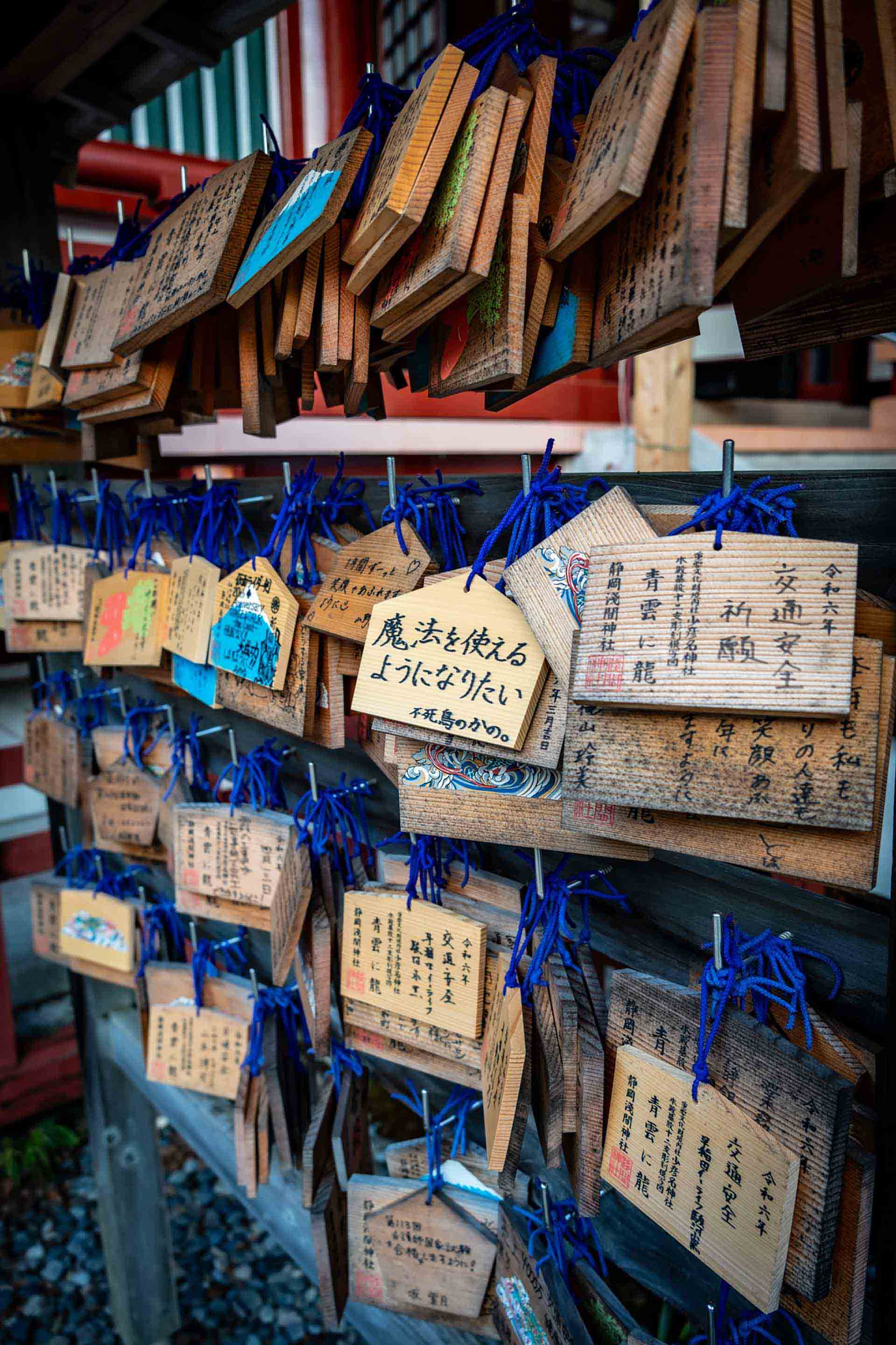 LoRA（Low-Rank Adaptation）とは？少ないリソースでAIをカスタマイズする技術