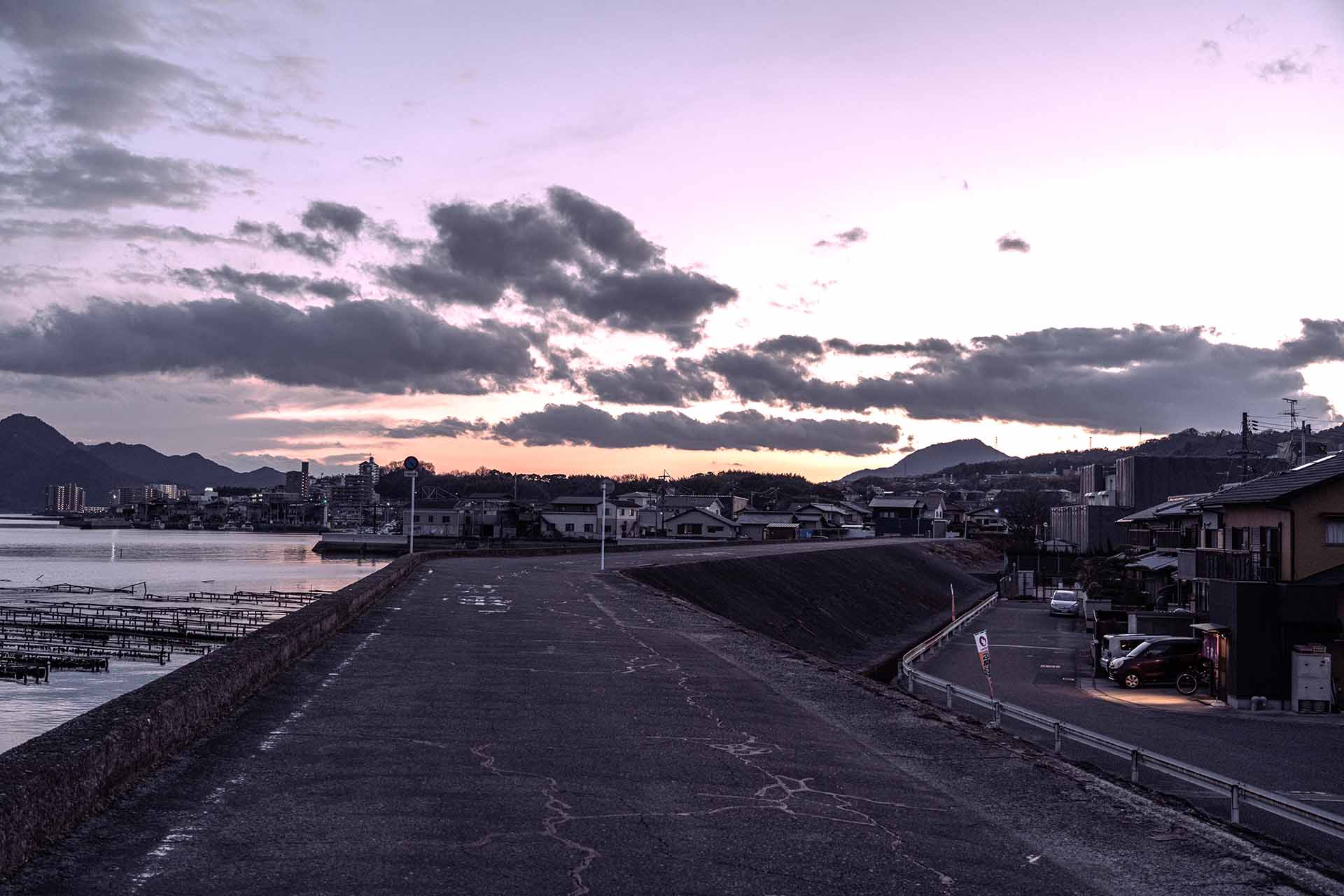 ベクトルデータベースとは｜RAGに必須、Pinecone・Weaviate・Chroma比較