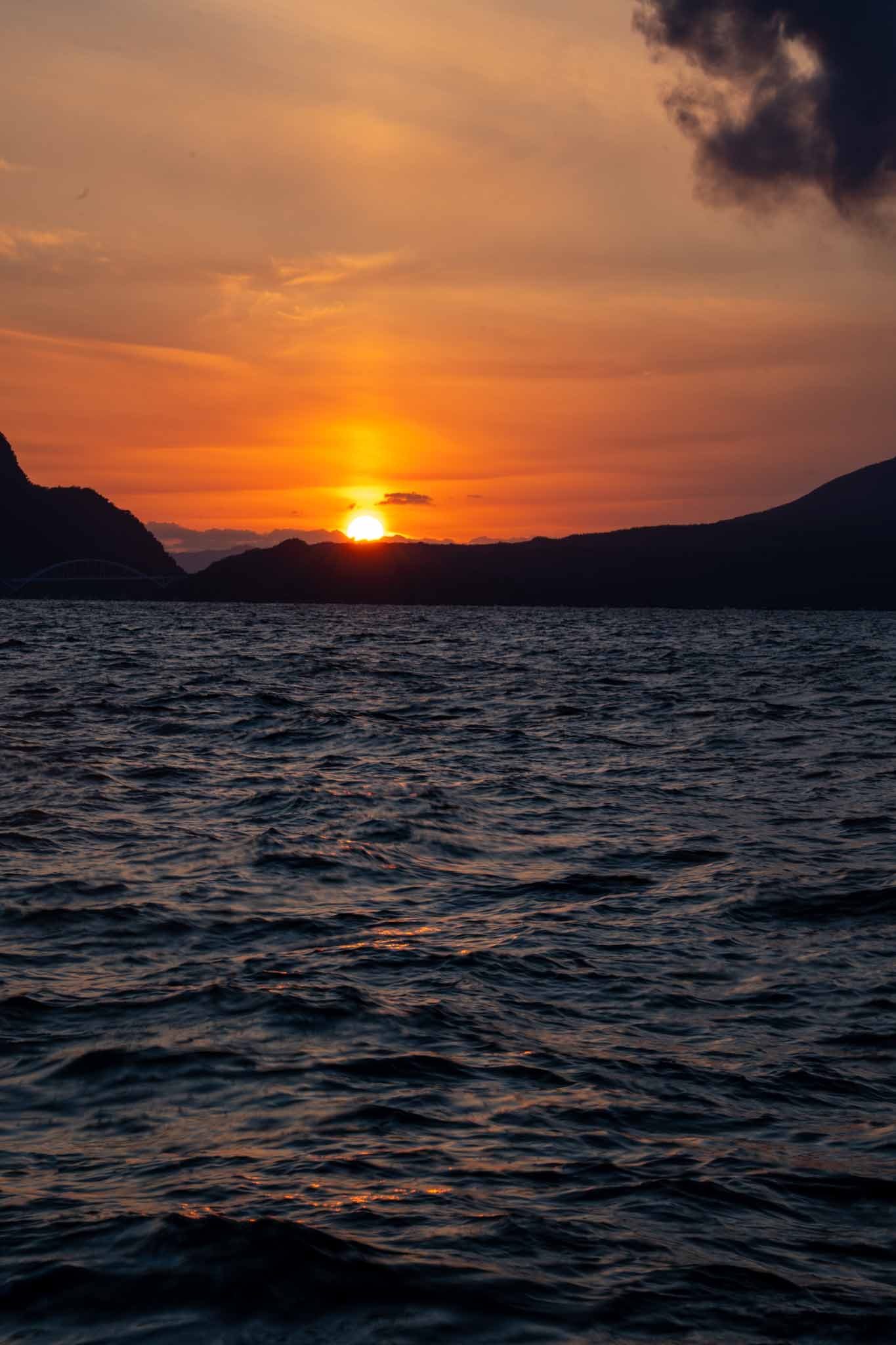 ディープフェイク詐欺急増｜2026年のAIセキュリティ危機と日本企業の対策