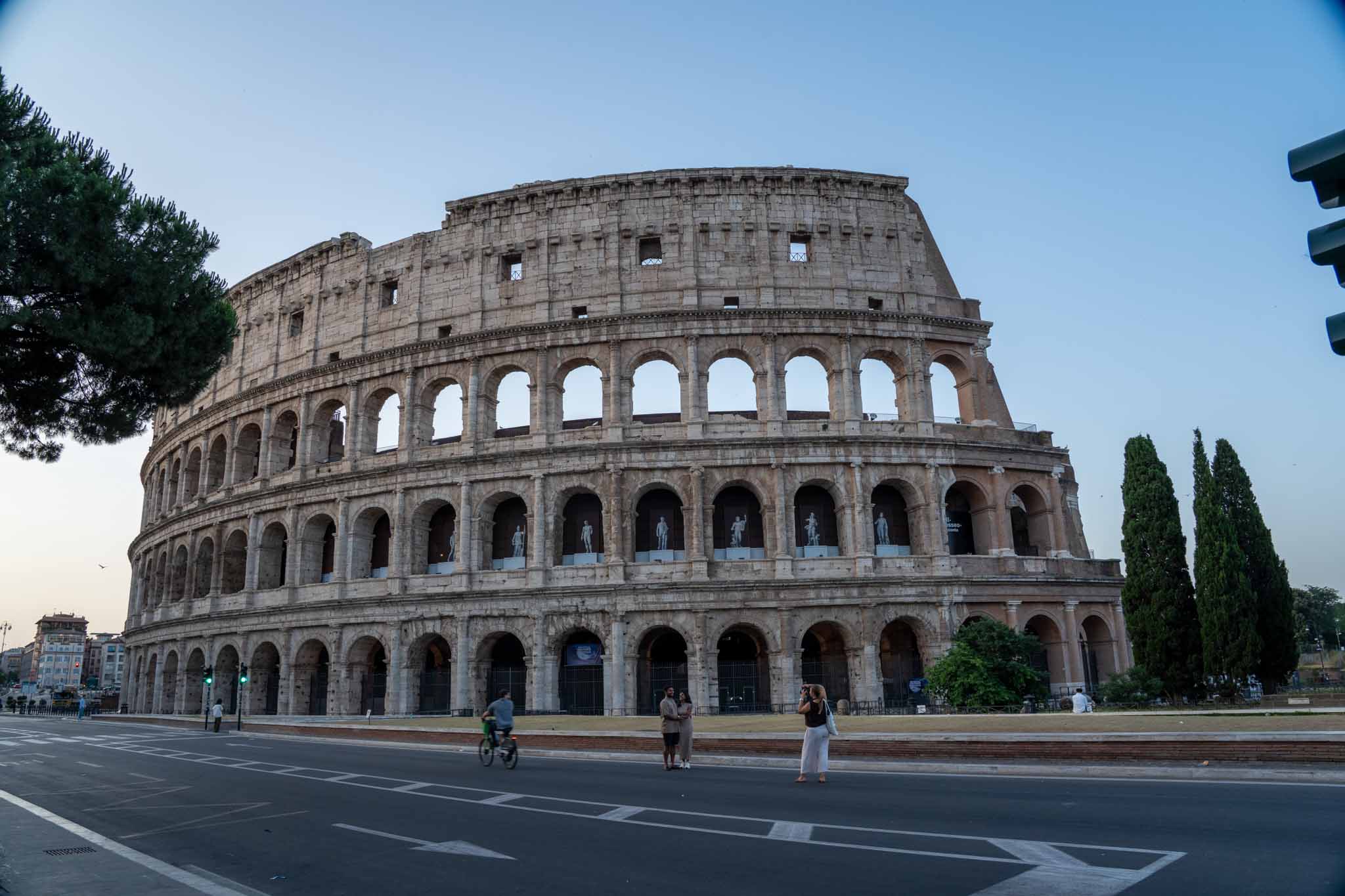 Mistral AIとは｜評価額140億ドルのフランス発AIスタートアップ、主要モデルを解説