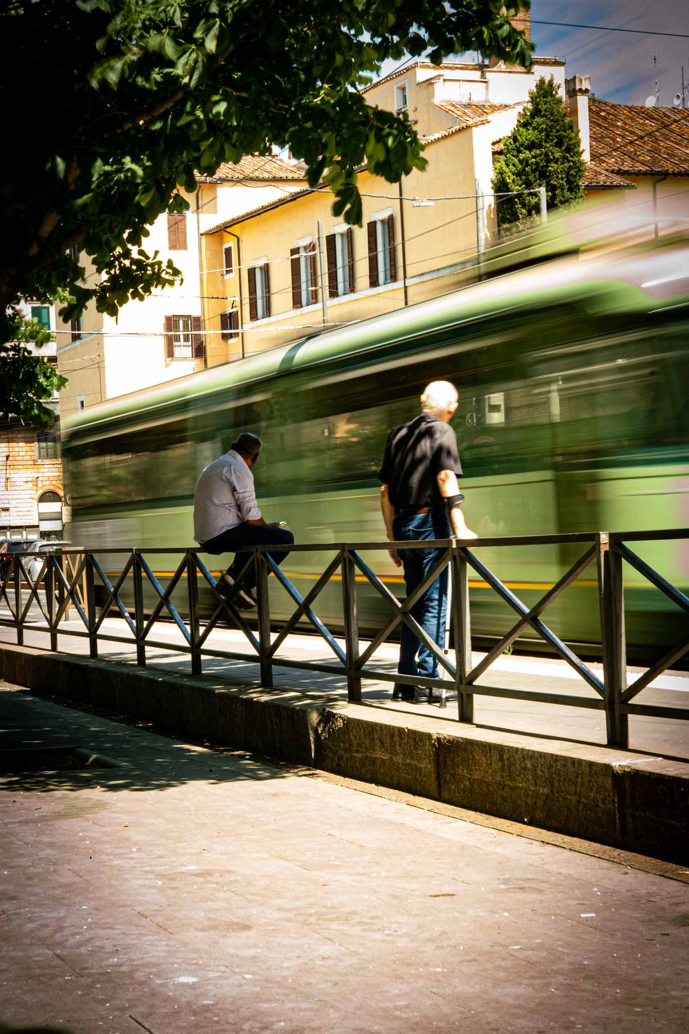 AIアバターが会議に代理出席？95%の社員が「任せたい」と回答した調査結果を解説