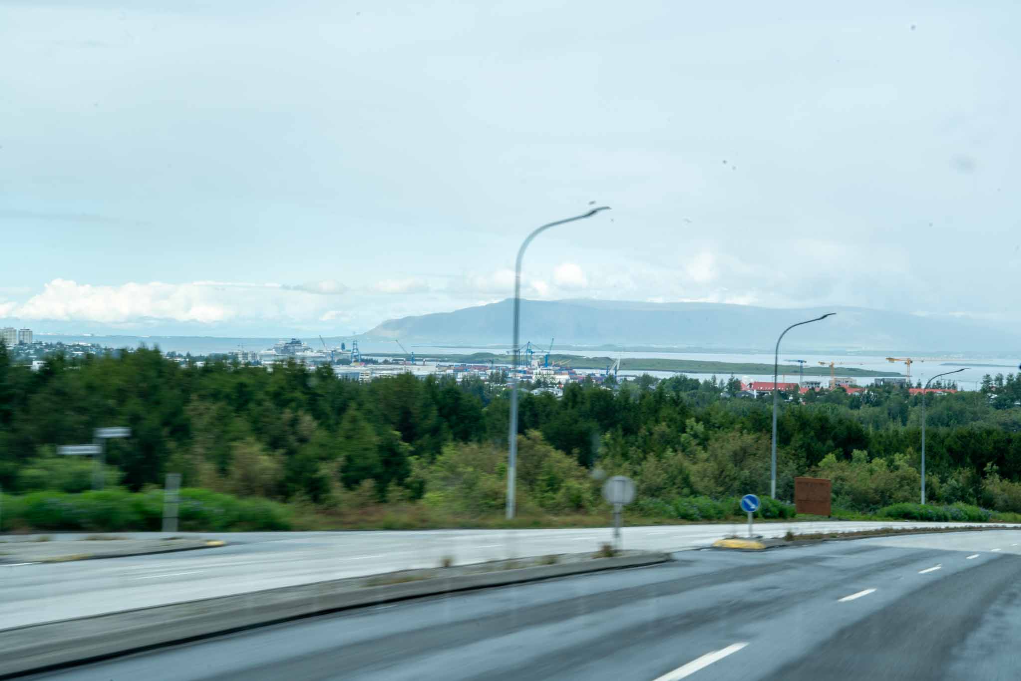 日本企業への影響