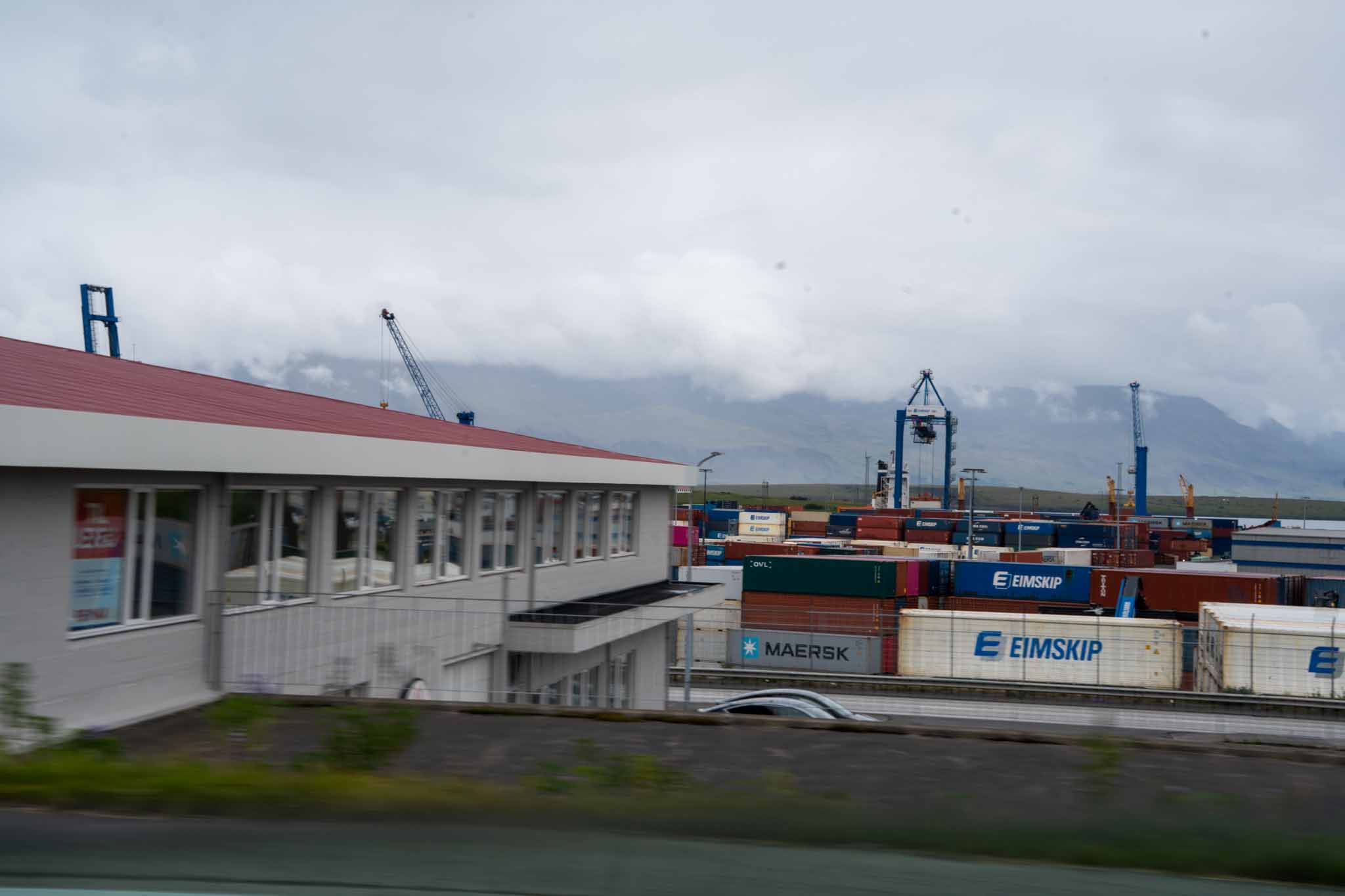 AIエージェントとは？チャットボットとの違いと可能性を解説