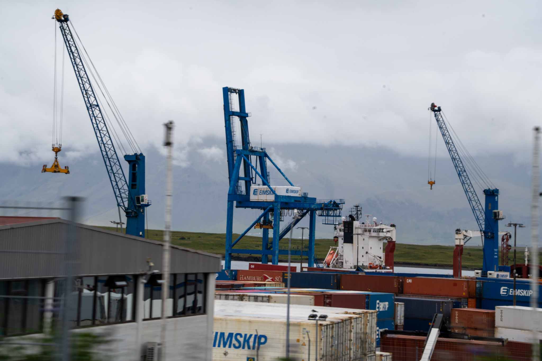 ファインチューニングとは？自社専用AIを作る方法