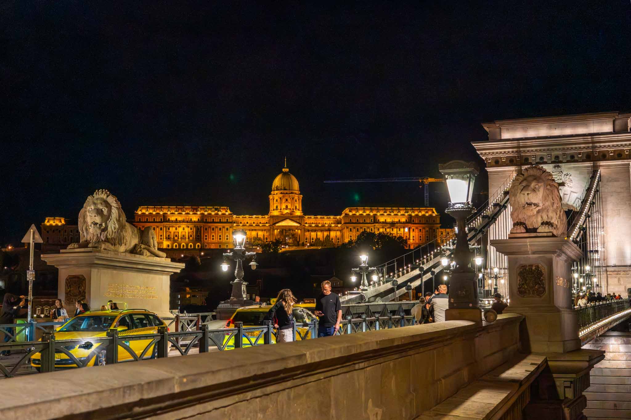 スケーリング則とは？AIの性能を決める3つの要素と限界を解説