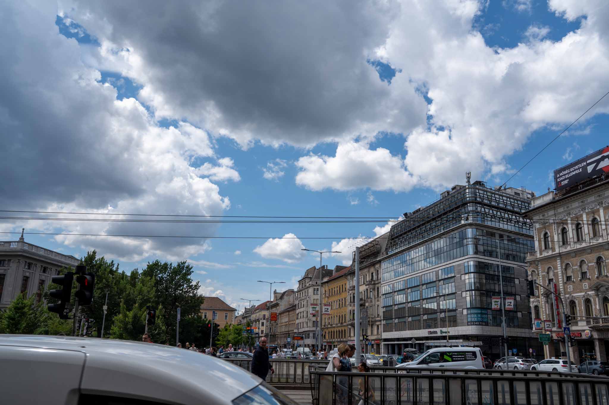 マルチモーダルAIとは？テキスト・画像・音声を扱うAIの仕組み